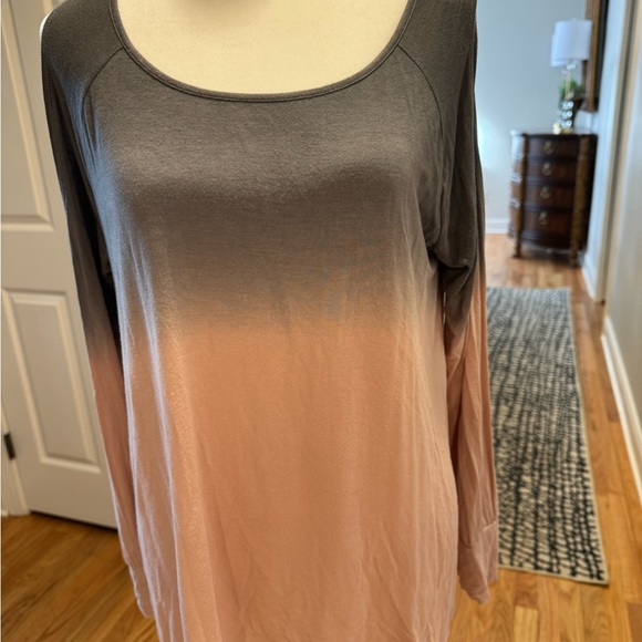 American Eagle Soft & Sexy Ombre Cold Shoulder Top - Picture 8 of 9